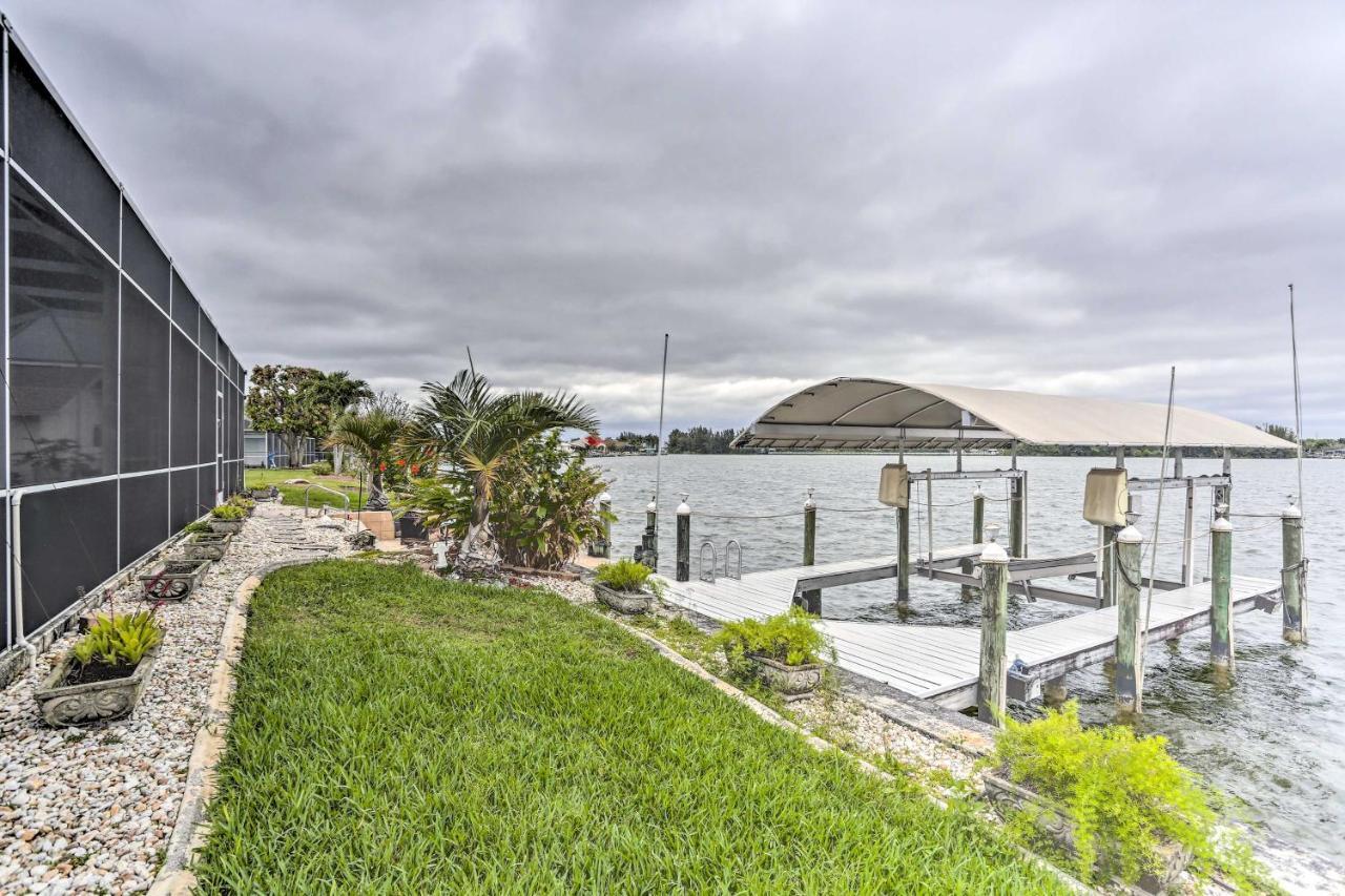 Lakefront Cape Coral Home With Private Pool And Dock! ภายนอก รูปภาพ